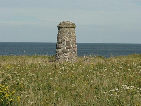 Culloden Memorial - Click here for closer view